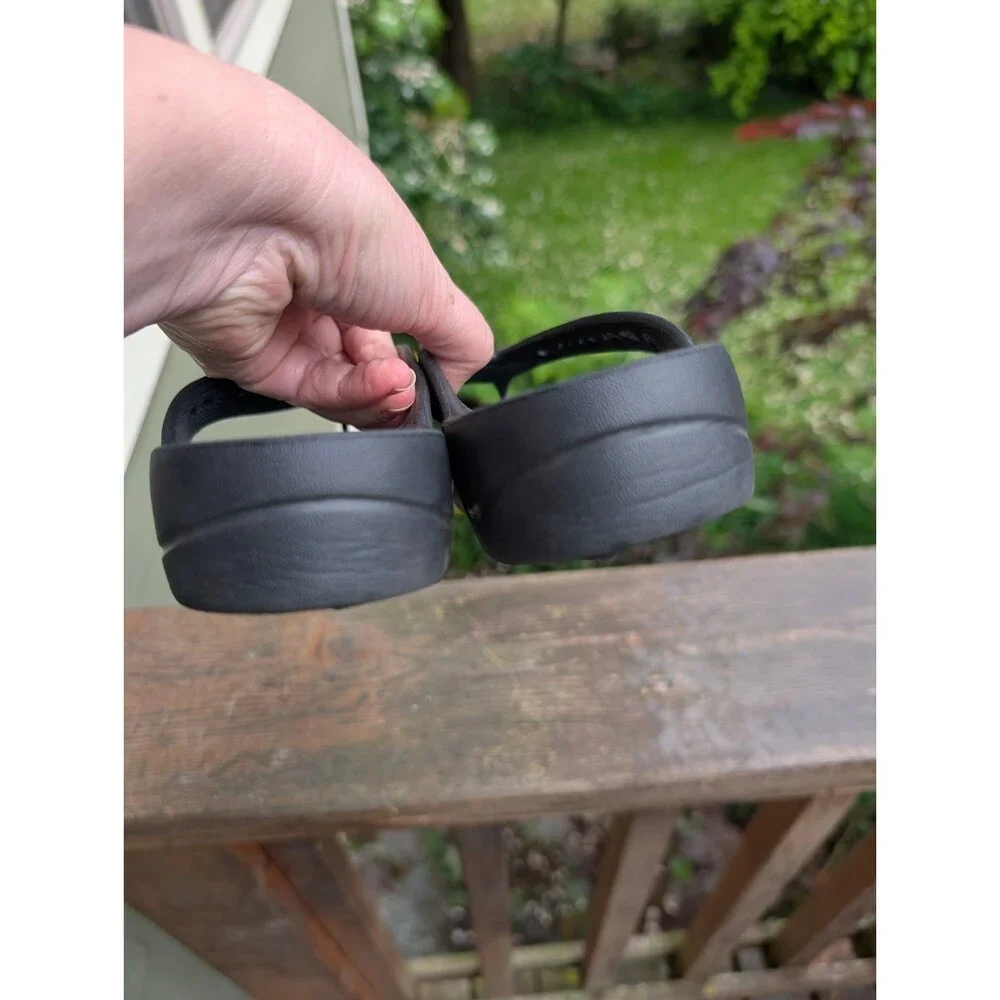Crocs Sloane Platform Flip Flops Sz 4 Black Iconic Comfort Thongs Sandals Beach